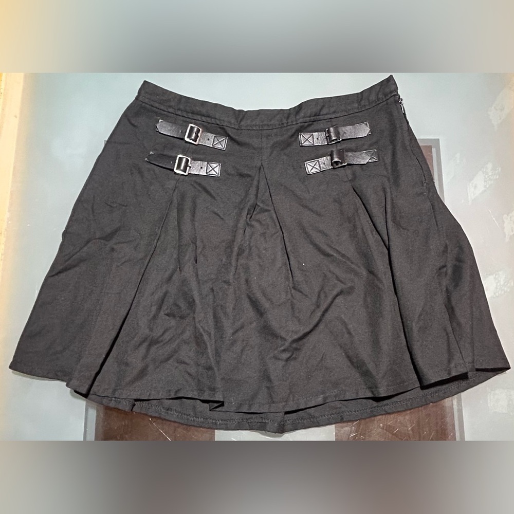 Hot topic double buckle skater skirt goth punk size L